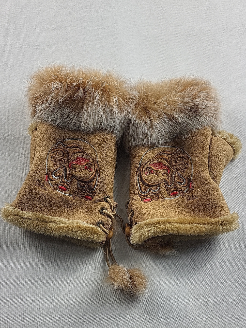 Northwest Spirit Embroidered Bear gloves